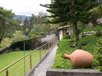 CASA DE LUJO EN CUMBAYA