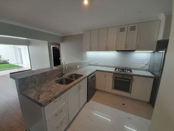 Venta Departamento 3 Dormitorios Semi Sótano San Isidro