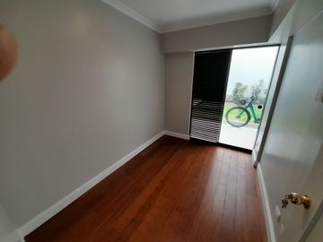 Venta Departamento 3 Dormitorios Semi Sótano San Isidro