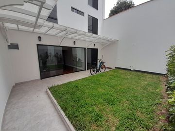 Venta Departamento 3 Dormitorios Semi Sótano San Isidro