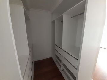 Venta Departamento 3 Dormitorios Semi Sótano San Isidro
