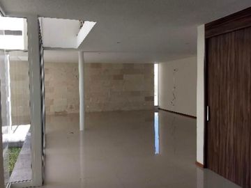 CASA EN RENTA O VENTA PEDREGAL FASE 1