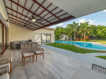Casa amueblada en Venta, Lagos del Sol Residencial, Cancún Quintana Roo.
