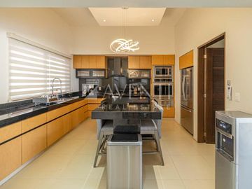 Casa amueblada en Venta, Lagos del Sol Residencial, Cancún Quintana Roo.