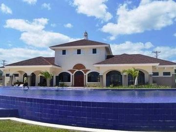 Spacious House For Sale Inside Beach Front Community in Minglanilla Cebu