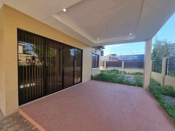 Spacious House For Sale Inside Beach Front Community in Minglanilla Cebu
