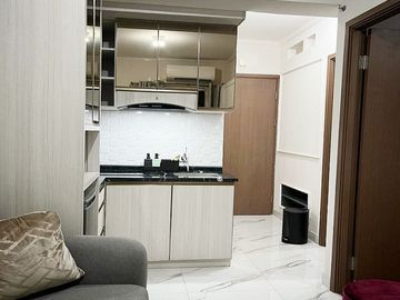 Sewa Apartemen Podomoro Golf View 2BR Dekat Stasiun LRT Harjamukti