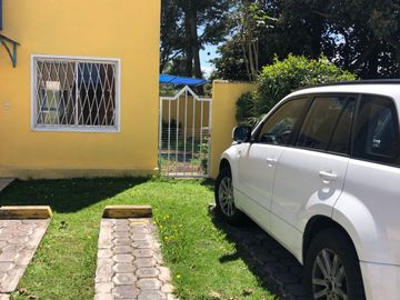 VENDO CASA ESQUINERA CON JARDINES Y TERRAZA CONJUNTO PINAR DE LA SIERRA