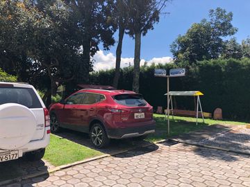 VENDO CASA ESQUINERA CON JARDINES Y TERRAZA CONJUNTO PINAR DE LA SIERRA