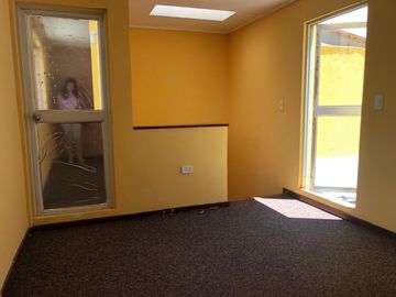 VENDO CASA ESQUINERA CON JARDINES Y TERRAZA CONJUNTO PINAR DE LA SIERRA