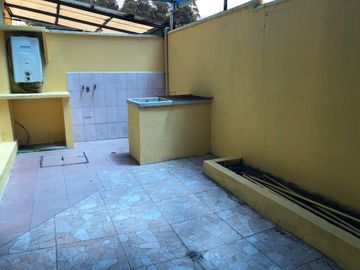 VENDO CASA ESQUINERA CON JARDINES Y TERRAZA CONJUNTO PINAR DE LA SIERRA