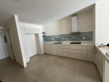 VENTA- Condominio en Crystal Bay frente al mar