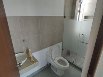 Casa en Villa de Pozos en Privada con amenidades, cerca de CARR 57
