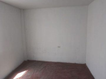 VIVIENDA TALLER COMO TERRENO CERCADO DE LIMA