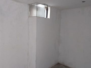 VIVIENDA TALLER COMO TERRENO CERCADO DE LIMA