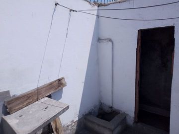 VIVIENDA TALLER COMO TERRENO CERCADO DE LIMA