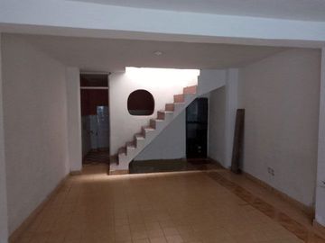 VIVIENDA TALLER COMO TERRENO CERCADO DE LIMA