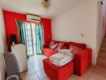 CASA EN VENTA CON ALBERCA CERCA DE LA ALBERCA OLIMPICA EN TEZOYUCA