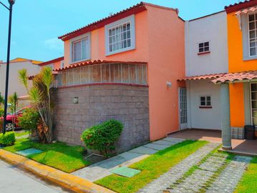 CASA EN VENTA CON ALBERCA CERCA DE LA ALBERCA OLIMPICA EN TEZOYUCA