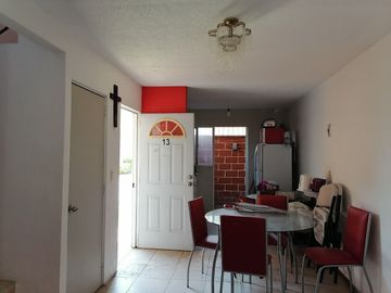 CASA EN VENTA CON ALBERCA CERCA DE LA ALBERCA OLIMPICA EN TEZOYUCA