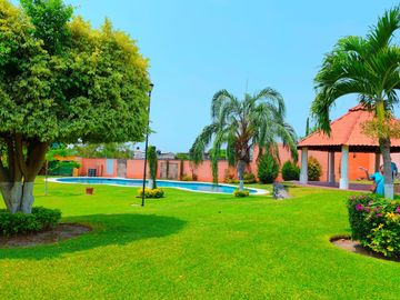 CASA EN VENTA CON ALBERCA CERCA DE LA ALBERCA OLIMPICA EN TEZOYUCA