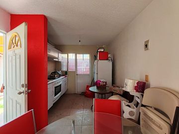 CASA EN VENTA CON ALBERCA CERCA DE LA ALBERCA OLIMPICA EN TEZOYUCA