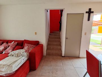 CASA EN VENTA CON ALBERCA CERCA DE LA ALBERCA OLIMPICA EN TEZOYUCA