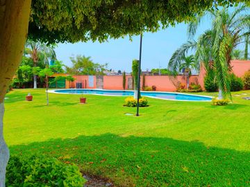 CASA EN VENTA CON ALBERCA CERCA DE LA ALBERCA OLIMPICA EN TEZOYUCA