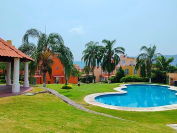 CASA EN VENTA CON ALBERCA CERCA DE LA ALBERCA OLIMPICA EN TEZOYUCA