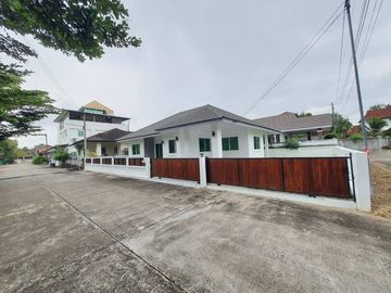 House for sale, size 4 bedrooms, 2 bathrooms, 67 sq m., corner plot.   Khum Phaya Garden Home Project, Soi 11, Chiang Mai-Hang Dong Road.     Opposite