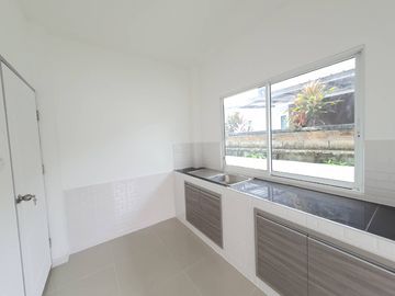House for sale, size 4 bedrooms, 2 bathrooms, 67 sq m., corner plot.   Khum Phaya Garden Home Project, Soi 11, Chiang Mai-Hang Dong Road.     Opposite
