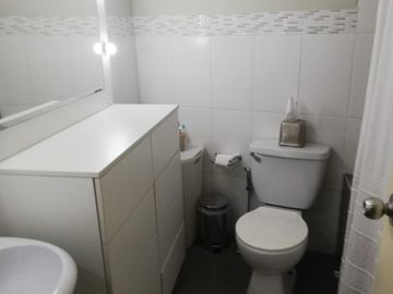 DEPARTAMENTO CON BUENA UBICACION EN SURCO FRENTE A PARQUE