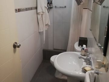 DEPARTAMENTO CON BUENA UBICACION EN SURCO FRENTE A PARQUE