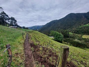 hacienda lechera ganadera de venta sector vía a soldados a 12 minutos de Cuenca