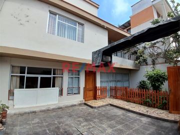 Venta De Casa De 220 M2 A 415 Mil Dolares