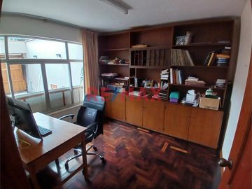 Venta De Casa De 220 M2 A 415 Mil Dolares