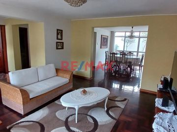 Venta De Casa De 220 M2 A 415 Mil Dolares