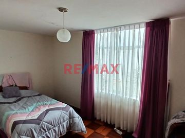 Venta De Casa De 220 M2 A 415 Mil Dolares