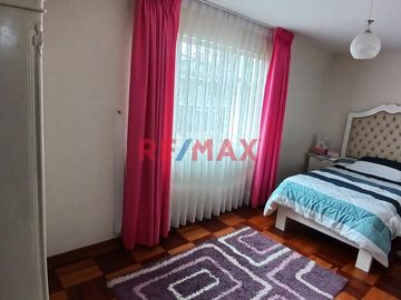 Venta De Casa De 220 M2 A 415 Mil Dolares