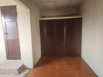 Centro de Guayaquil Comercial Esmeraldas y Clemente Ballén Esquina