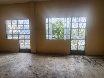 Centro de Guayaquil Comercial Esmeraldas y Clemente Ballén Esquina