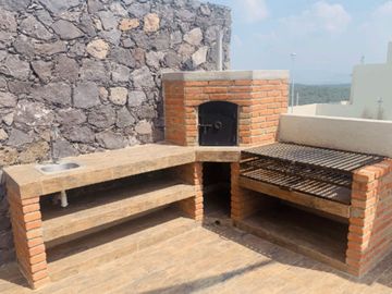 Residencia con roof garden, jardín, patio y vestidores independientes, Zibatá, venta, Queretaro.
