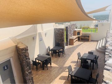 Residencia con roof garden, jardín, patio y vestidores independientes, Zibatá, venta, Queretaro.