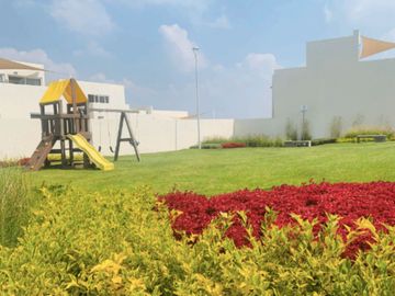 Residencia con roof garden, jardín, patio y vestidores independientes, Zibatá, venta, Queretaro.