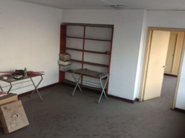 Hermoso Departamento En Venta En El Centro De Lima: Espacio Estratégico Con Encanto Colonial