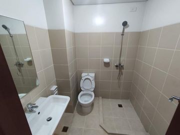 1bedroom condo in manila peninsula garden midtown homes near sta ana san andres manila