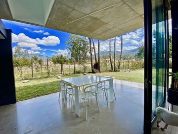 Casa de lujo en venta con 5 dormitorios, rodeada de naturaleza.
