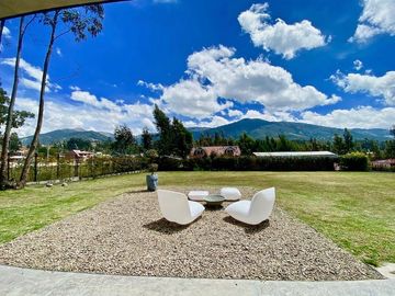 Casa de lujo en venta con 5 dormitorios, rodeada de naturaleza.