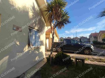SE VENDE CASA HUECHURABA LA LIGURIA 203 mts2 3D 3B + 2 estac