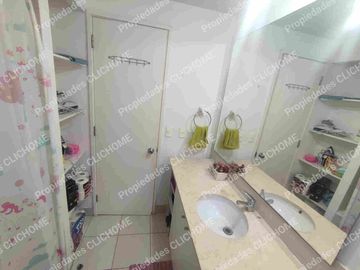 SE VENDE CASA HUECHURABA LA LIGURIA 203 mts2 3D 3B + 2 estac